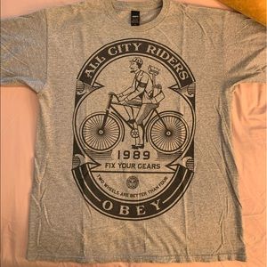Obey tee